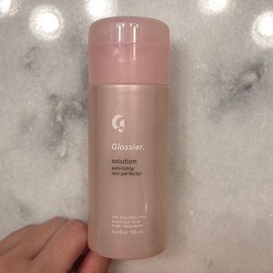 Glossier exfoliating solution